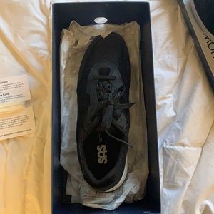 Negotiable price, Brand new, leather sneakers.